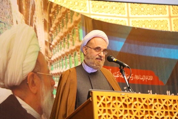 آیت الله ری شهری احياگر علم کلام بر پایه  وحى و عترت بود.
